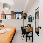Birmingham City Centre Apartment - Sleeps Upto 6 Guests, On Street Car Parking
