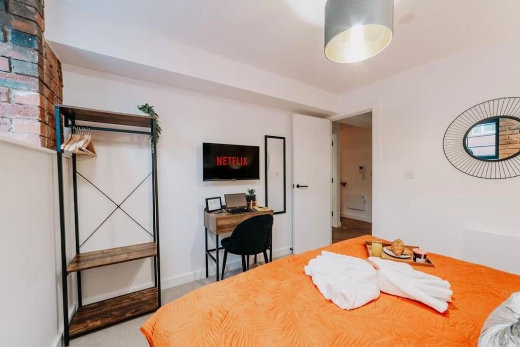 Centre - Sleeps Upto 6 Guests, On Street Car Parking * Birmingham