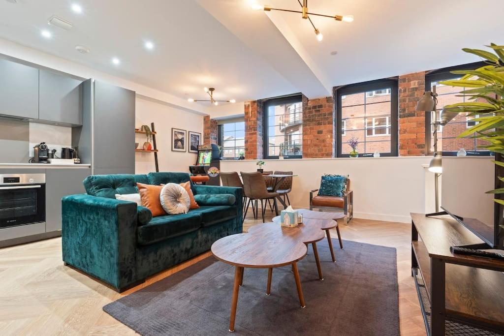 Apartment Centre - Sleeps Upto 6 Guests, On Street Car Parking Birmingham