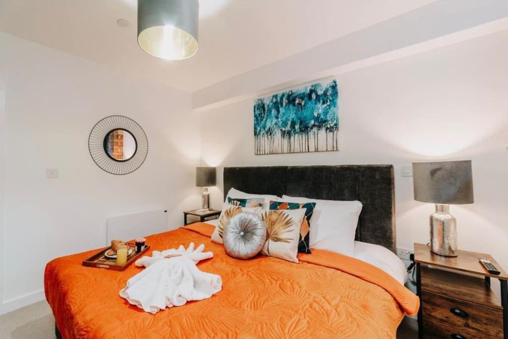 Centre - Sleeps Upto 6 Guests, On Street Car Parking
