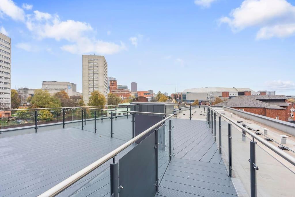 Apartment Centre - Sleeps Upto 6 Guests, On Street Car Parking