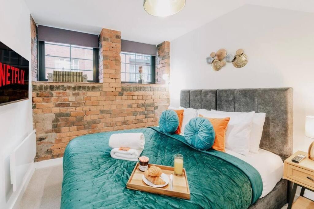 Apartment Centre - Sleeps Upto 6 Guests, On Street Car Parking Birmingham