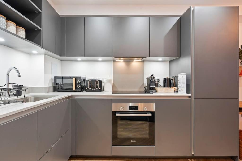 Centre - Sleeps Upto 6 Guests, On Street Car Parking * Birmingham
