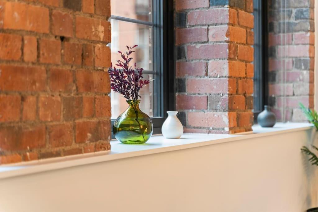 Centre - Sleeps Upto 6 Guests, On Street Car Parking Apartment
