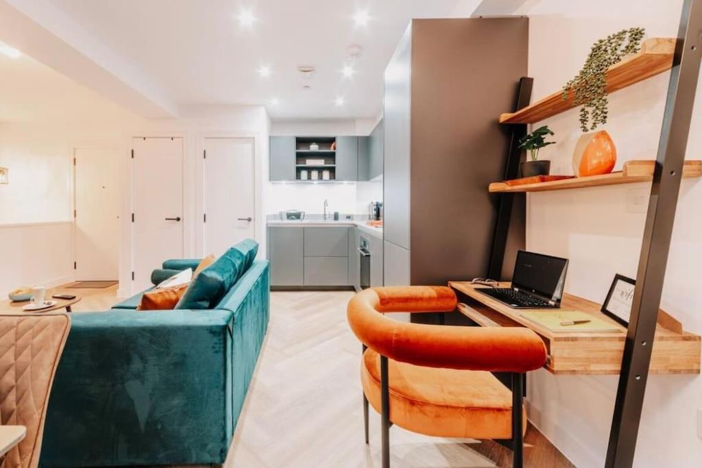 Apartment Centre - Sleeps Upto 6 Guests, On Street Car Parking Birmingham